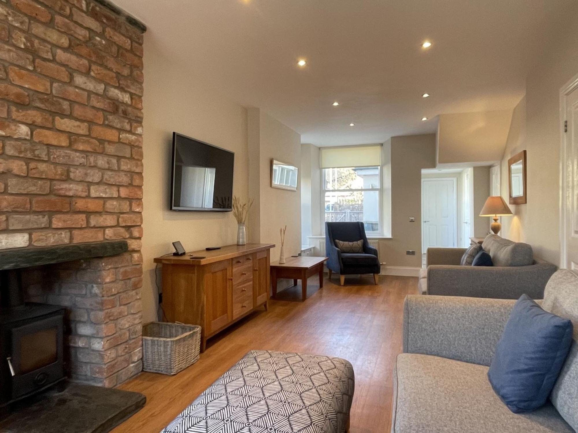 Вилла Wordsworth House Hot Tub Hire Available Кесвик Экстерьер фото