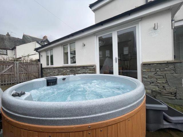 Вилла Wordsworth House Hot Tub Hire Available Кесвик Экстерьер фото